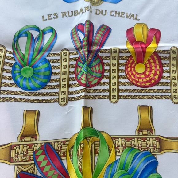 HERMES scarf with box - Picture 2 of 5